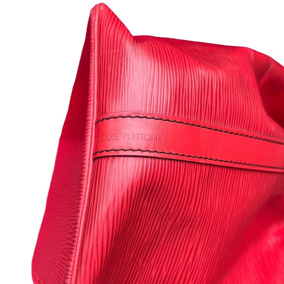 Louis Vuitton LV Paris Shoulder Bag
Petit Noe Red Epi made in France 🇫🇷 - Picture 7 of 16